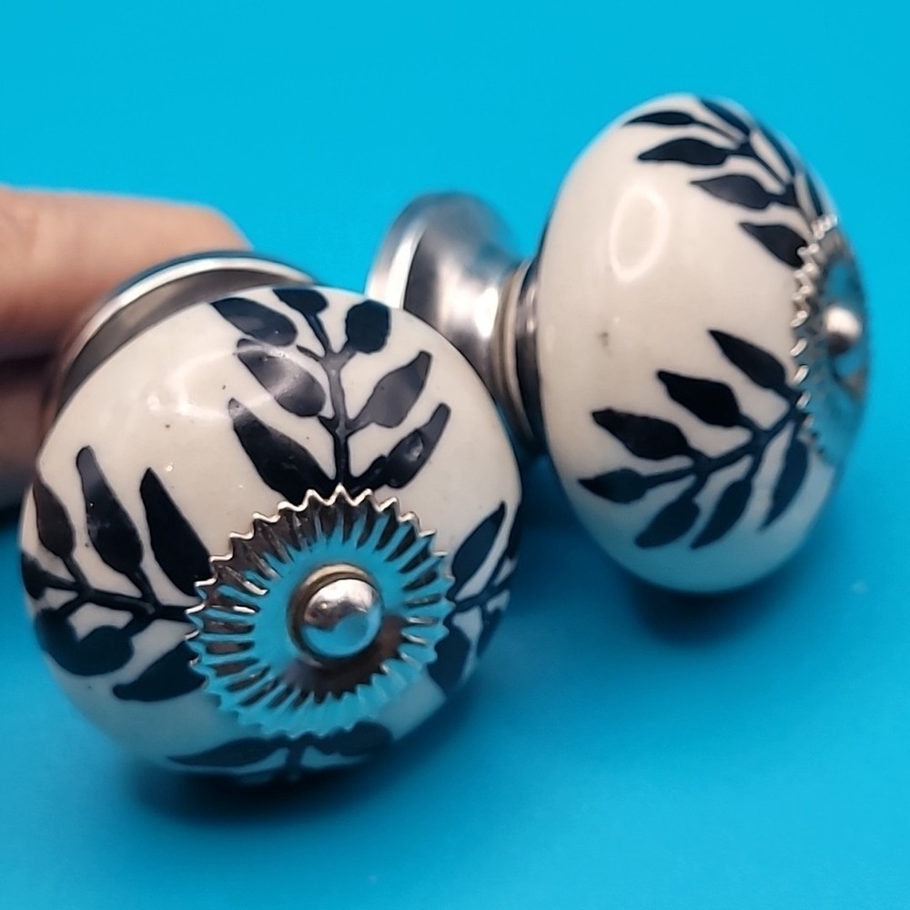 Set of 5 White Black Ceramic Leaf Drawer Knobs Cabinet Pulls Boho Farmhouse - Picture 3 of 11